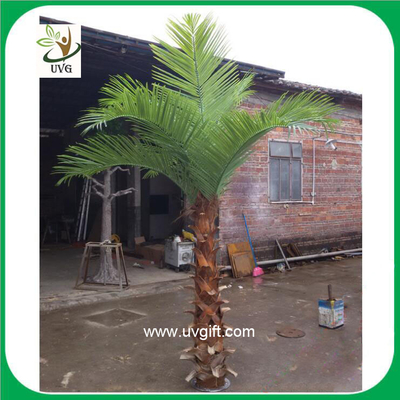 China UVG PTR018 indoor use 3 meters plastic palm tree artificial leaves with natural bark supplier