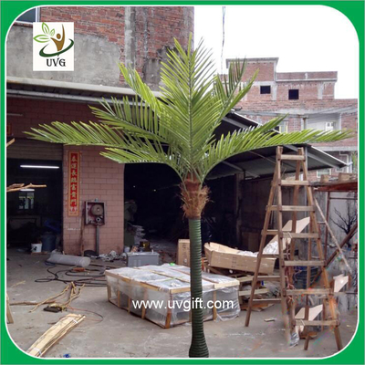 China UVG PTR021 decorative small artificial plastic palm trees for sale in dongguang factory supplier