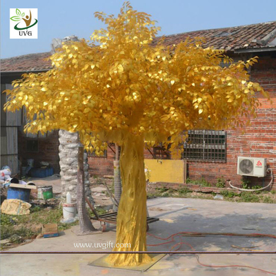 China UVG GRE043 indoor and outside use thick golden banyan tree artificial trees for sale supplier