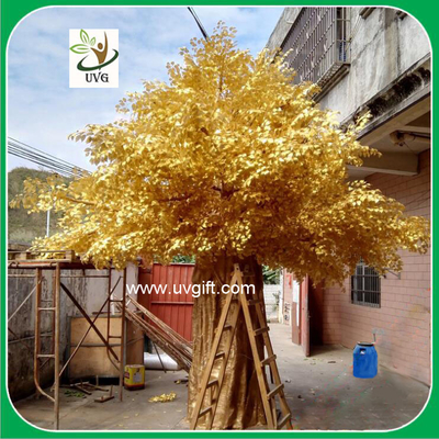 China UVG GRE042 gold banyan leaves outdoor artificial trees for festival landscaping supplier
